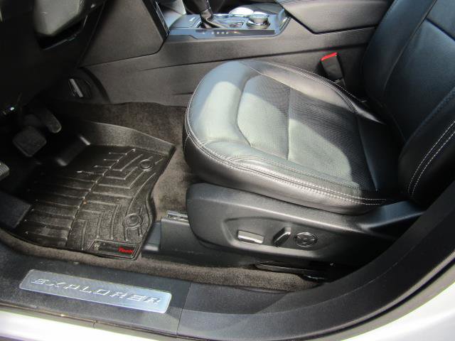 Certified 2018 Ford Explorer Limited w/ Equipment Group 301A image 15