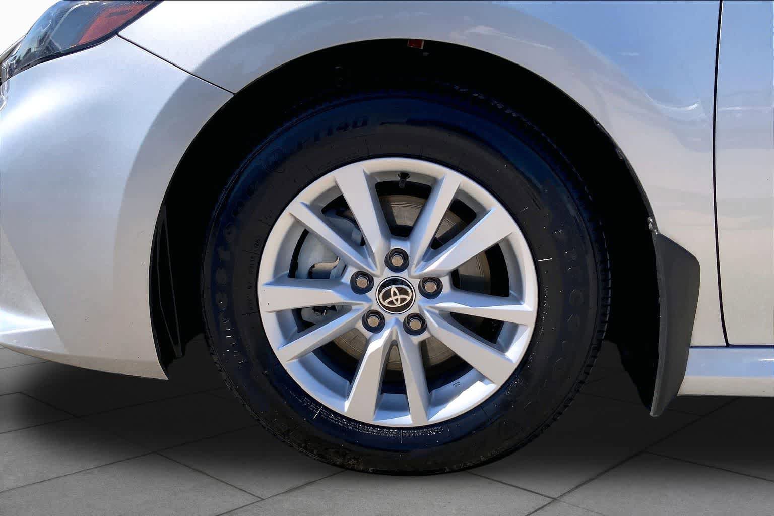 Used 2025 Toyota Camry LE FWD image 11