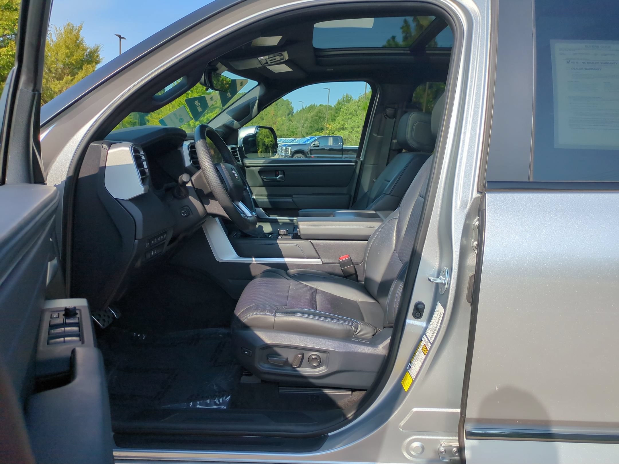 Used 2025 Toyota Tundra Platinum w/ TRD Off-Road Package AWD/4WD image 13