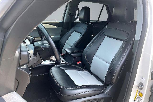 Certified 2023 Ford Explorer XLT w/ Equipment Group 202A AWD/4WD image 25