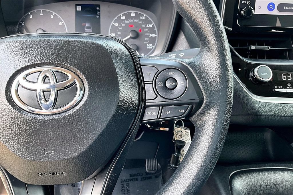 Used 2025 Toyota Corolla LE FWD image 19