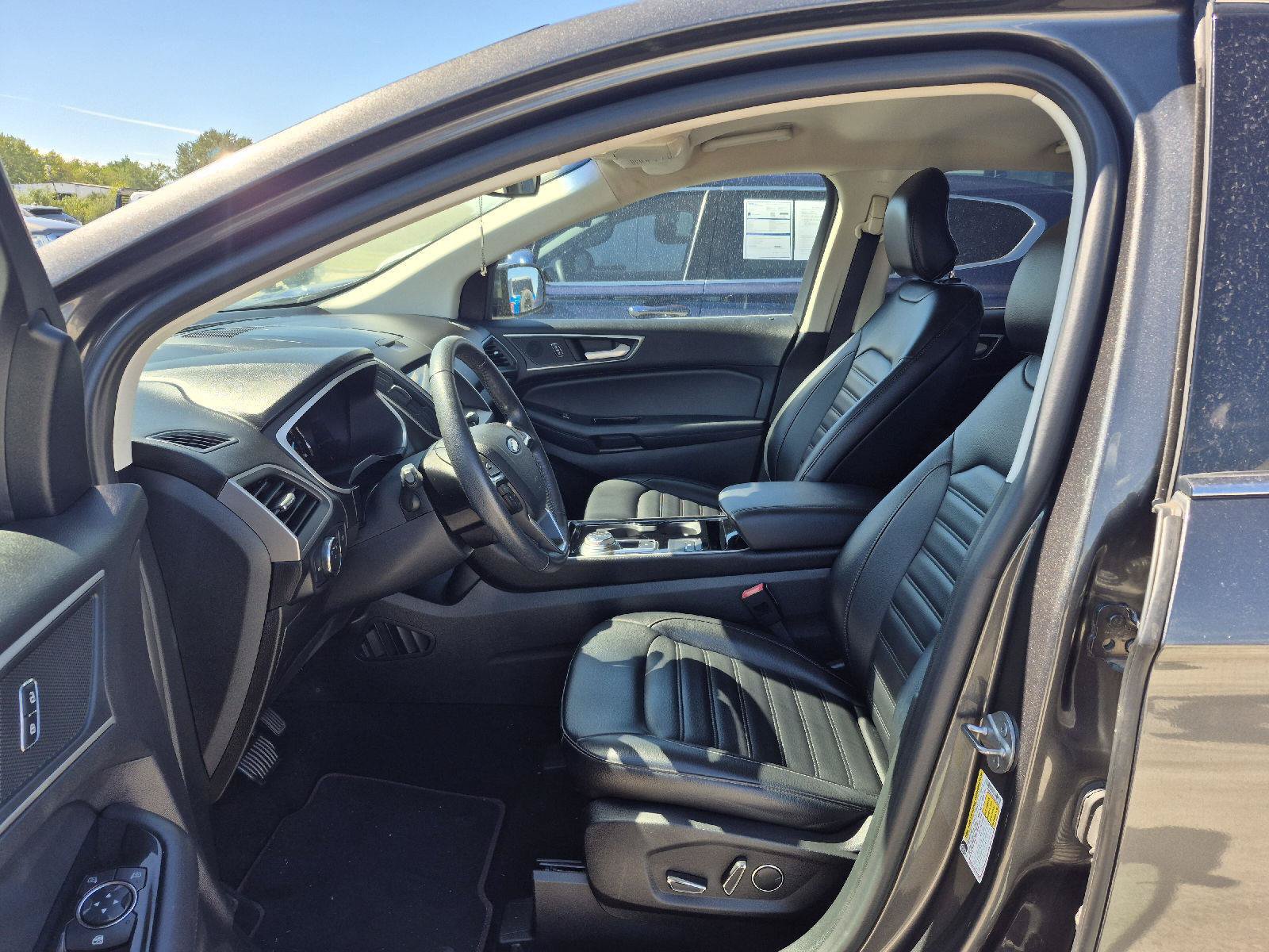 Certified 2019 Ford Edge SEL w/ Equipment Group 201A FWD image 2