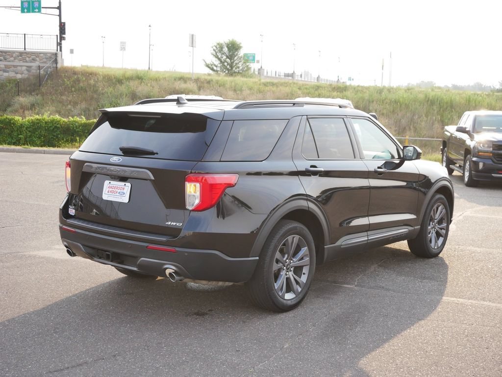 Certified 2023 Ford Explorer XLT w/ Equipment Group 202A AWD/4WD image 6