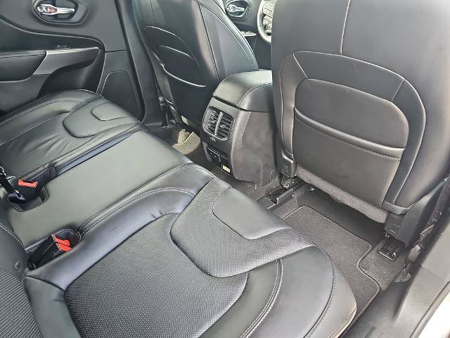 Used 2019 Jeep Cherokee Limited w/ Trailer Tow Group AWD/4WD image 11