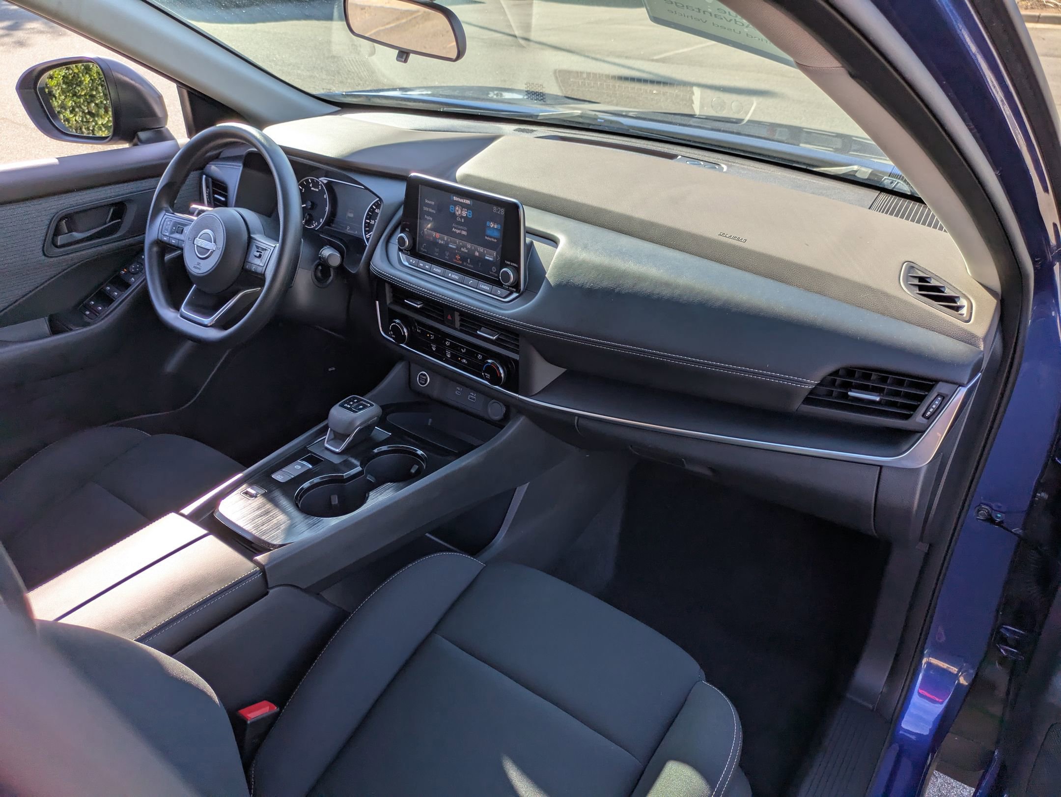 Used 2023 Nissan Rogue S image 36