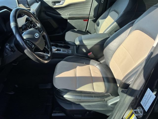 Certified 2021 Ford Escape Titanium w/ Titanium Elite Package AWD/4WD image 21