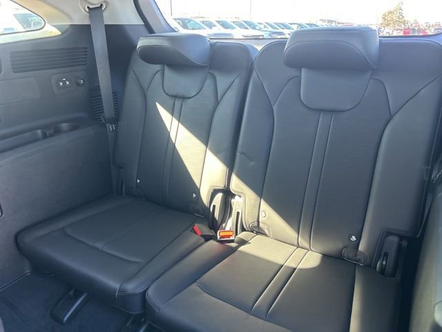 Used 2025 Kia Sorento S FWD image 30