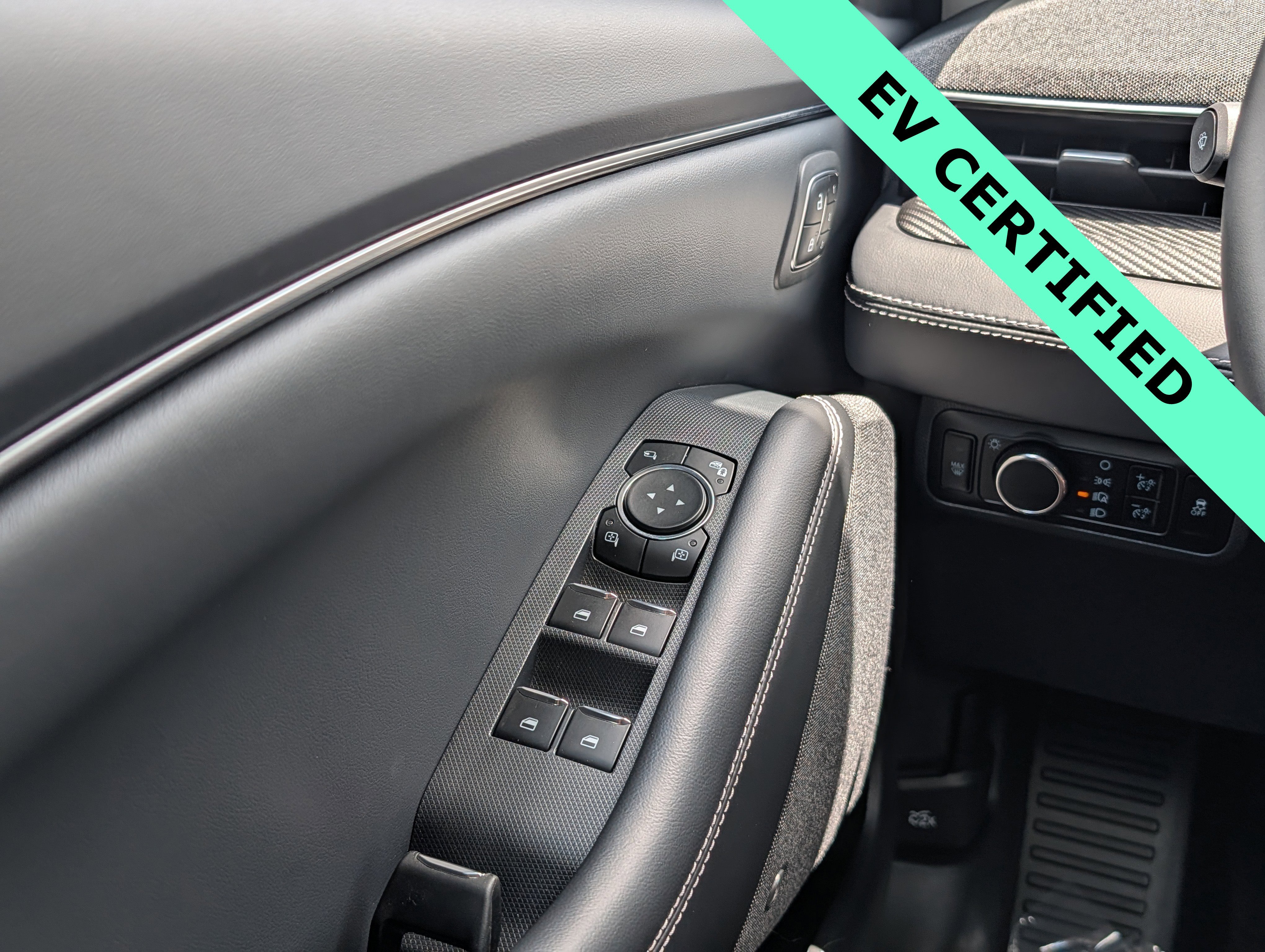 Certified 2025 Ford Mustang Mach-E Premium AWD/4WD image 24
