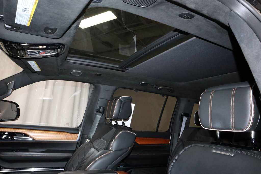 Used 2022 Jeep Grand Wagoneer Series III image 35