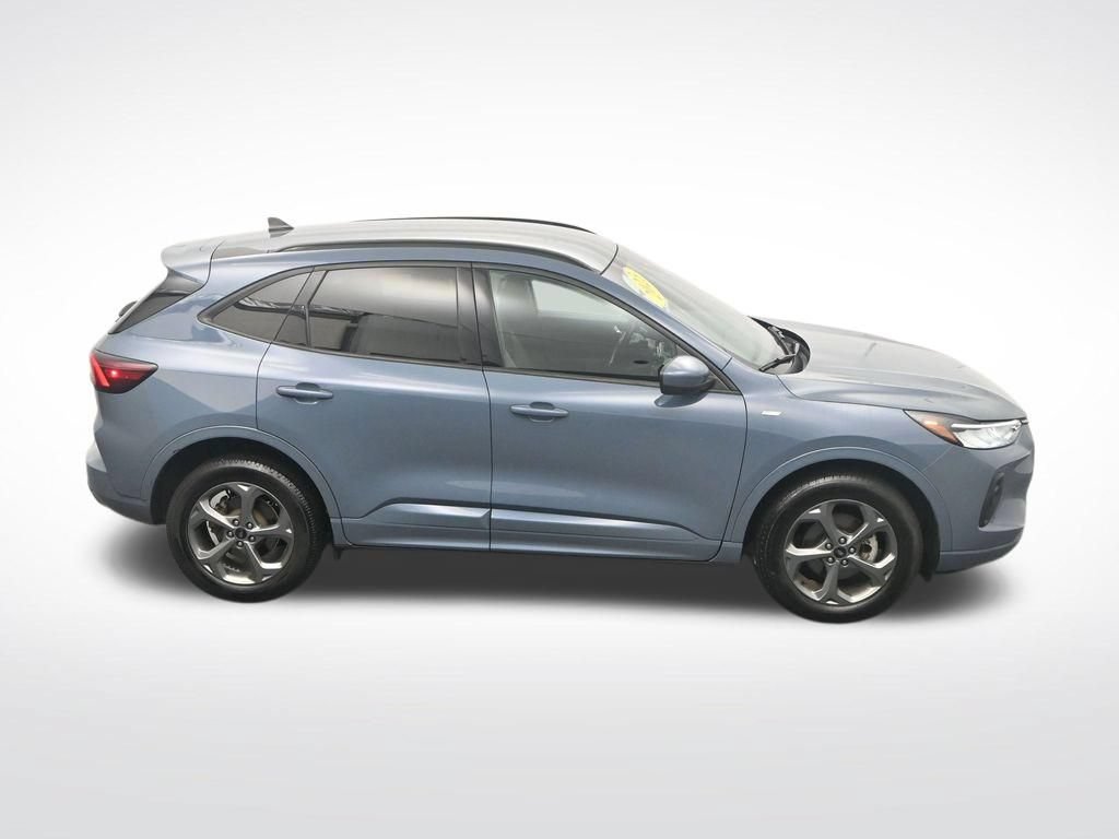 Certified 2023 Ford Escape ST-Line Select AWD/4WD image 38