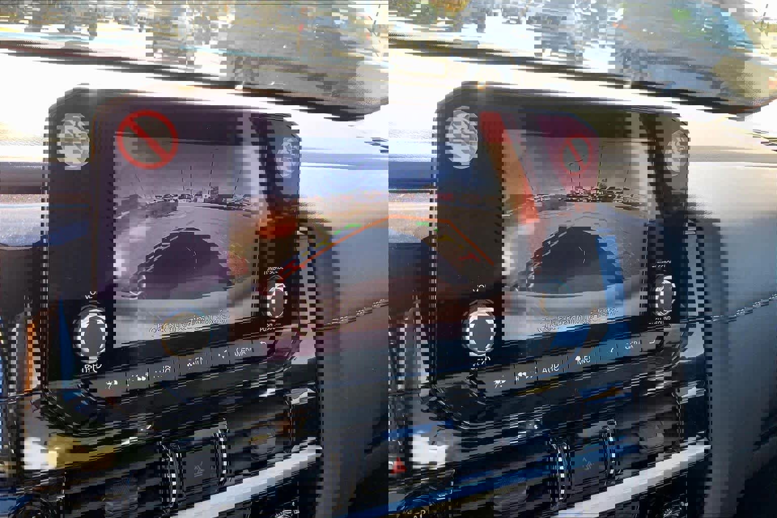 Used 2025 Nissan Pathfinder SV image 26