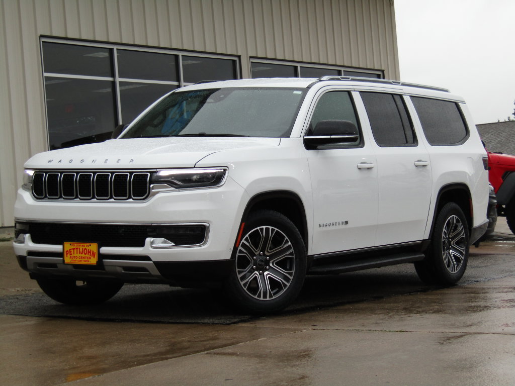 Used 2025 Jeep Wagoneer L Series II AWD/4WD image 12