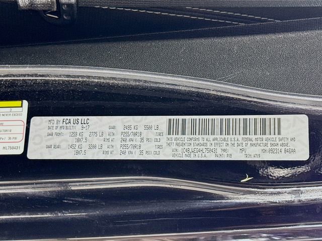 Used 2017 Jeep Wrangler Unlimited Sahara w/ Connectivity Group image 27