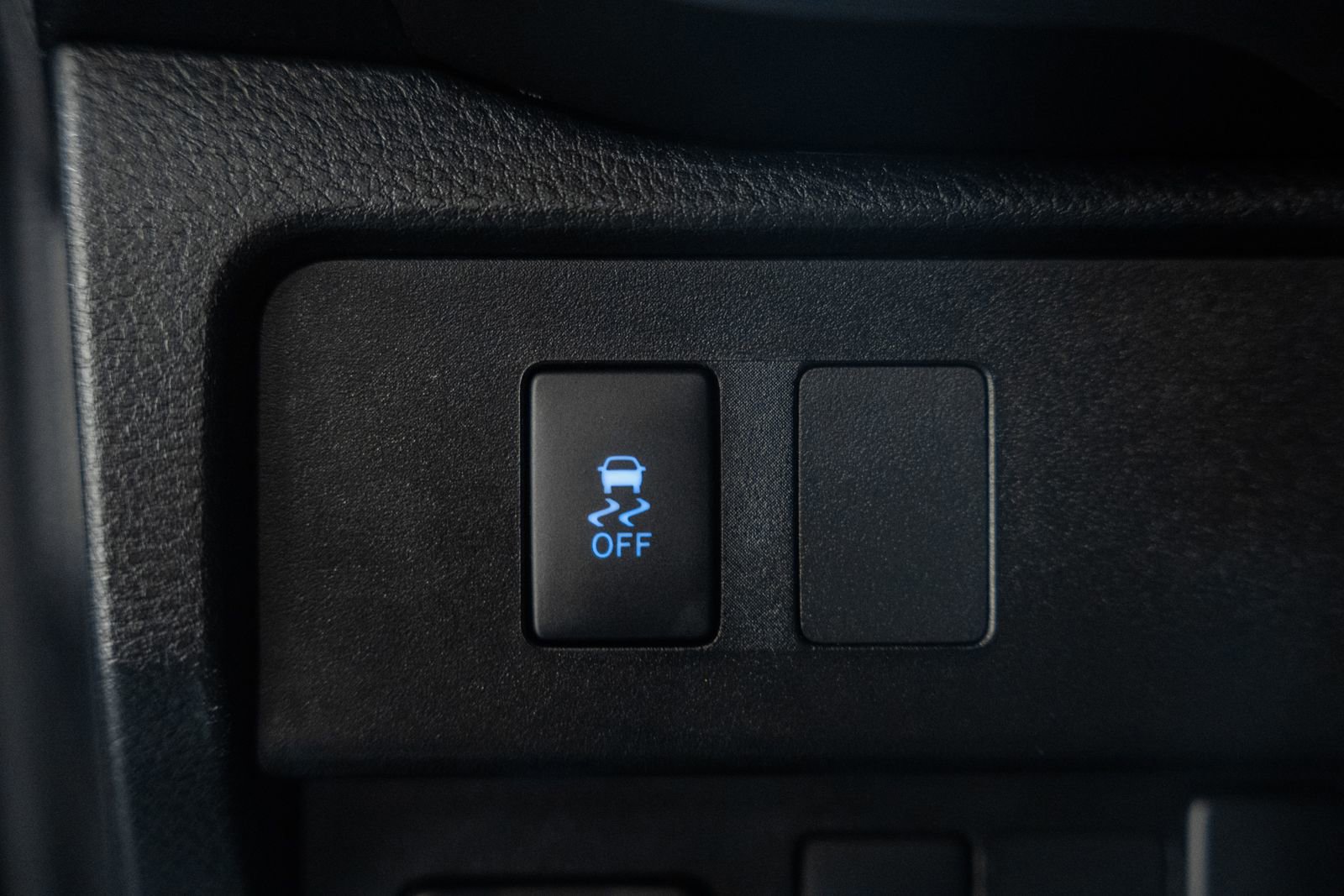 Used 2020 Toyota Tacoma SR5 image 39