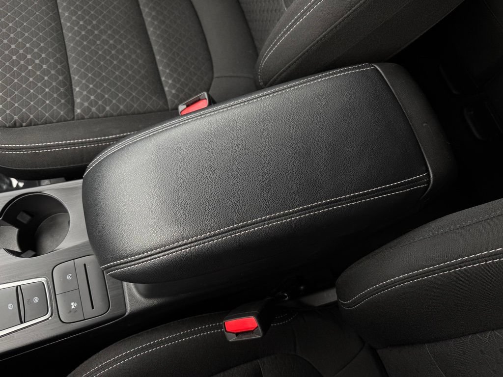 Certified 2025 Ford Escape Active AWD/4WD image 24
