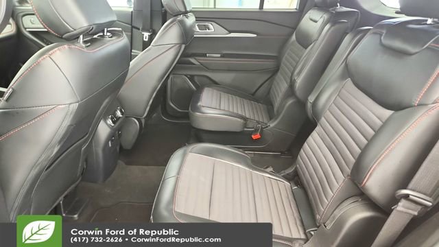 Certified 2025 Ford Explorer ST-Line AWD/4WD image 24