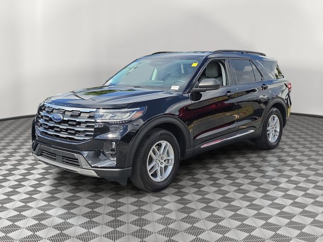Certified 2025 Ford Explorer Active w/ Active Comfort Package RWD image 3