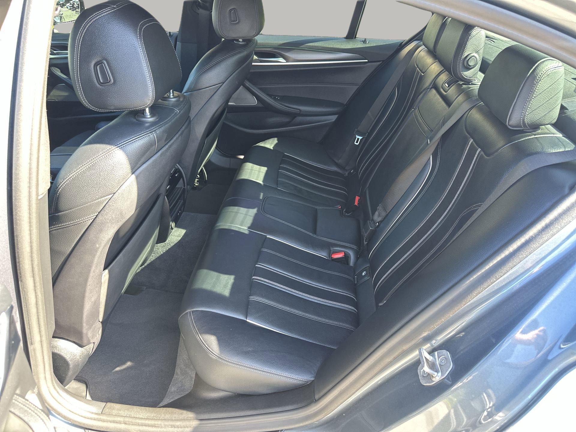 Used 2021 BMW 530i w/ M Sport Package RWD image 51