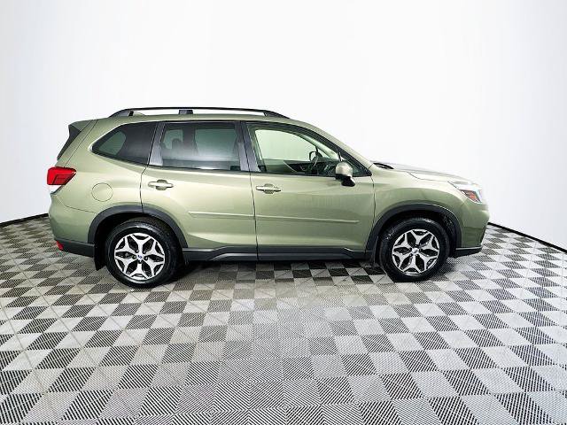 Used 2021 Subaru Forester Premium AWD/4WD image 8