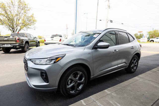 Certified 2023 Ford Escape ST-Line Select AWD/4WD image 6
