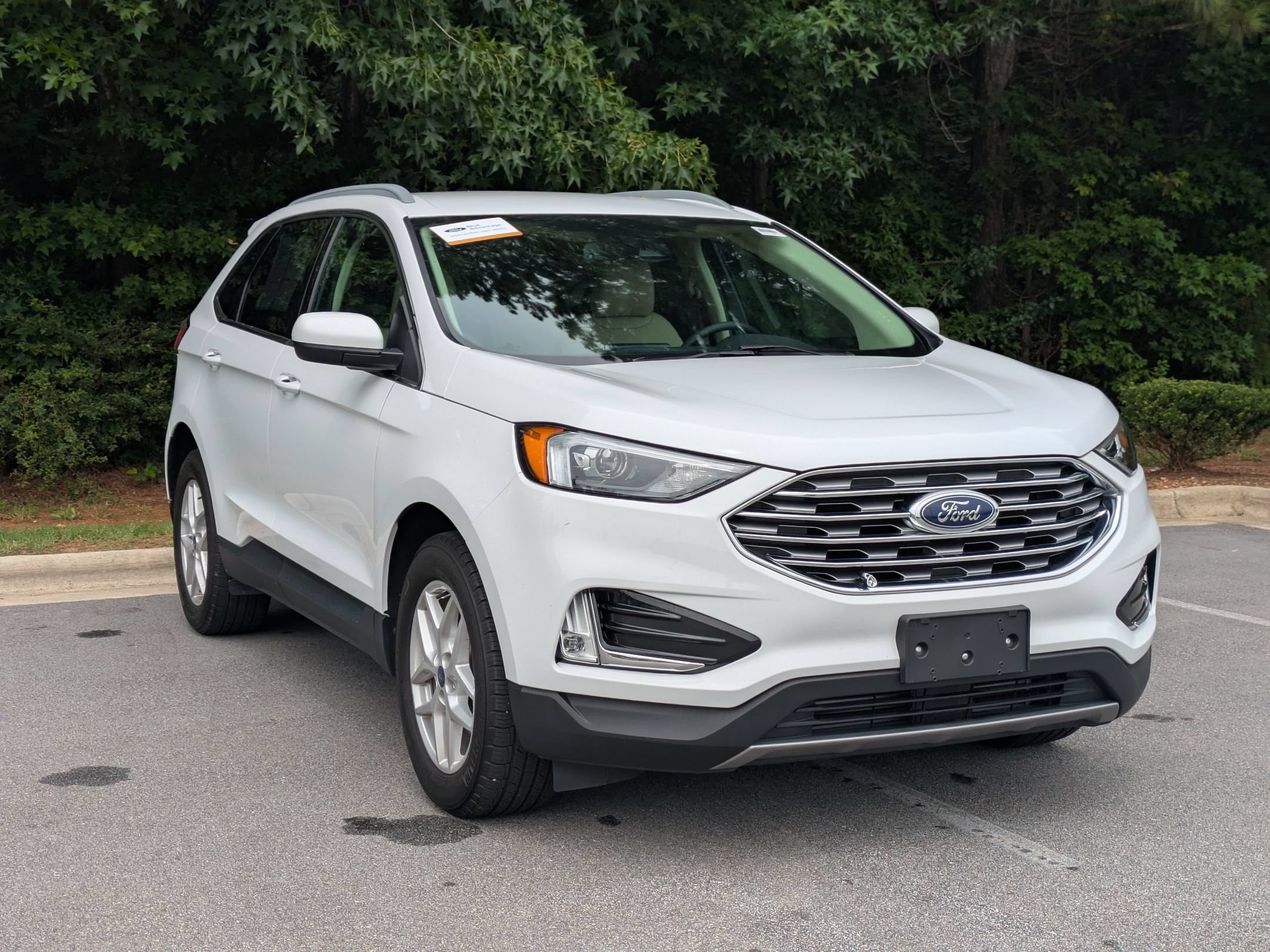 Certified 2022 Ford Edge SEL w/ Convenience Package AWD/4WD image 2