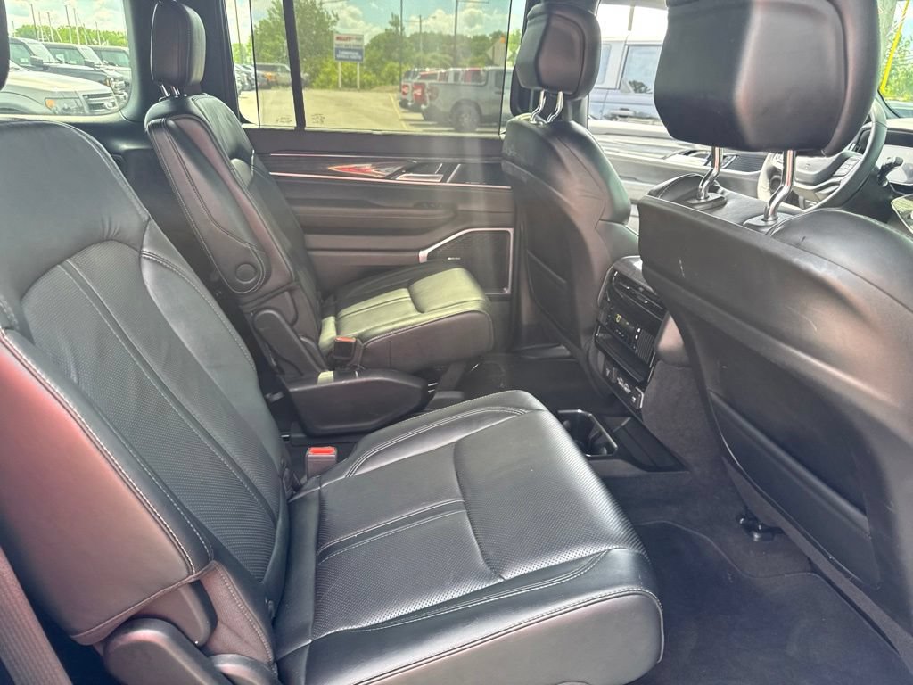 Used 2022 Jeep Wagoneer Series III w/ Convenience Group I AWD/4WD image 42