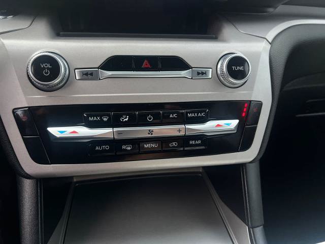 Certified 2023 Ford Explorer XLT RWD image 18