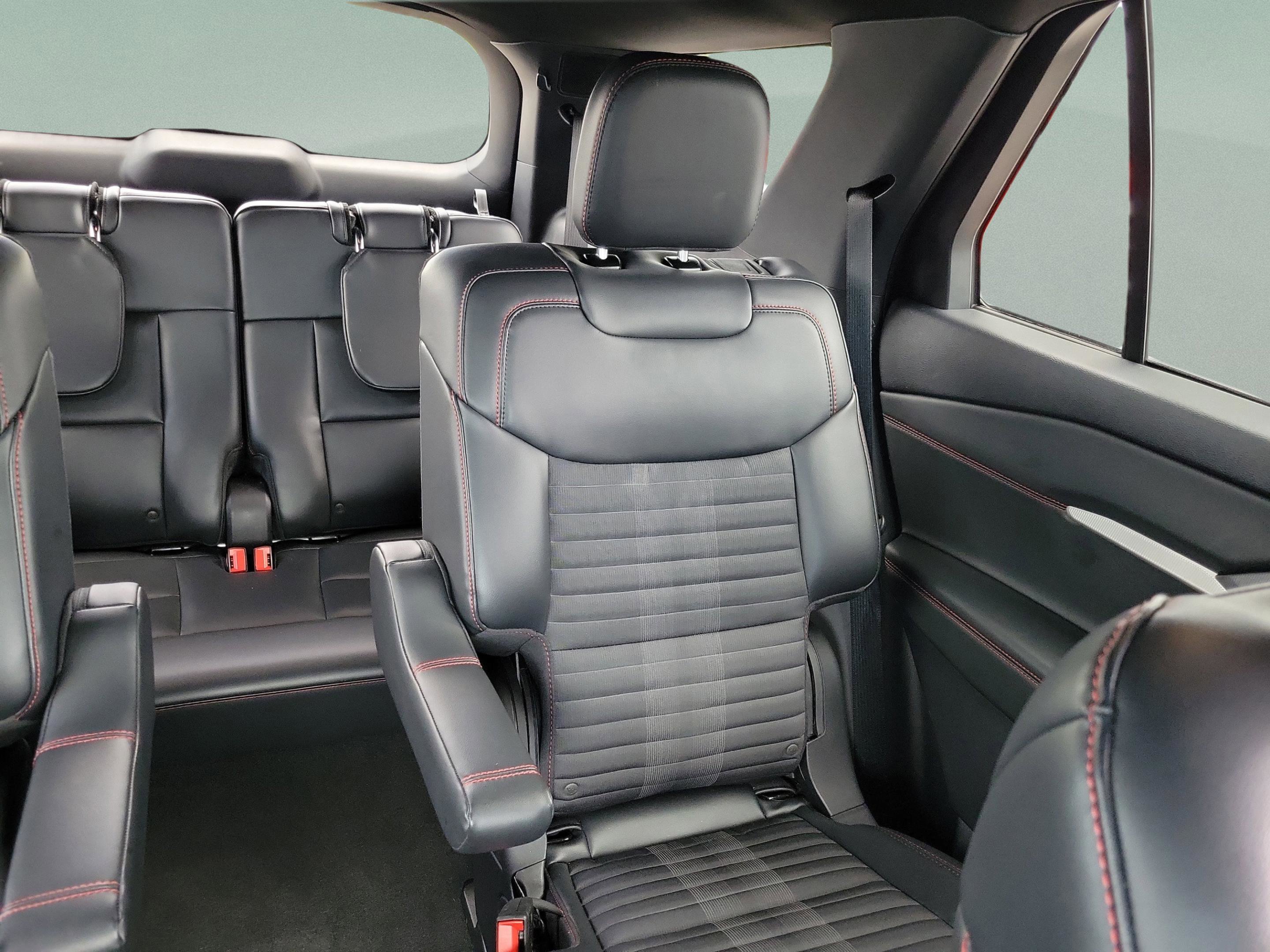 Certified 2025 Ford Explorer ST-Line w/ Premium Package RWD image 10