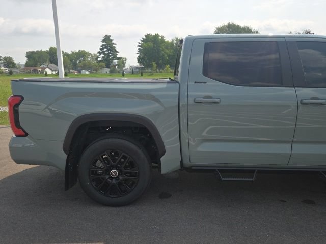 Used 2024 Toyota Tundra Limited AWD/4WD image 7