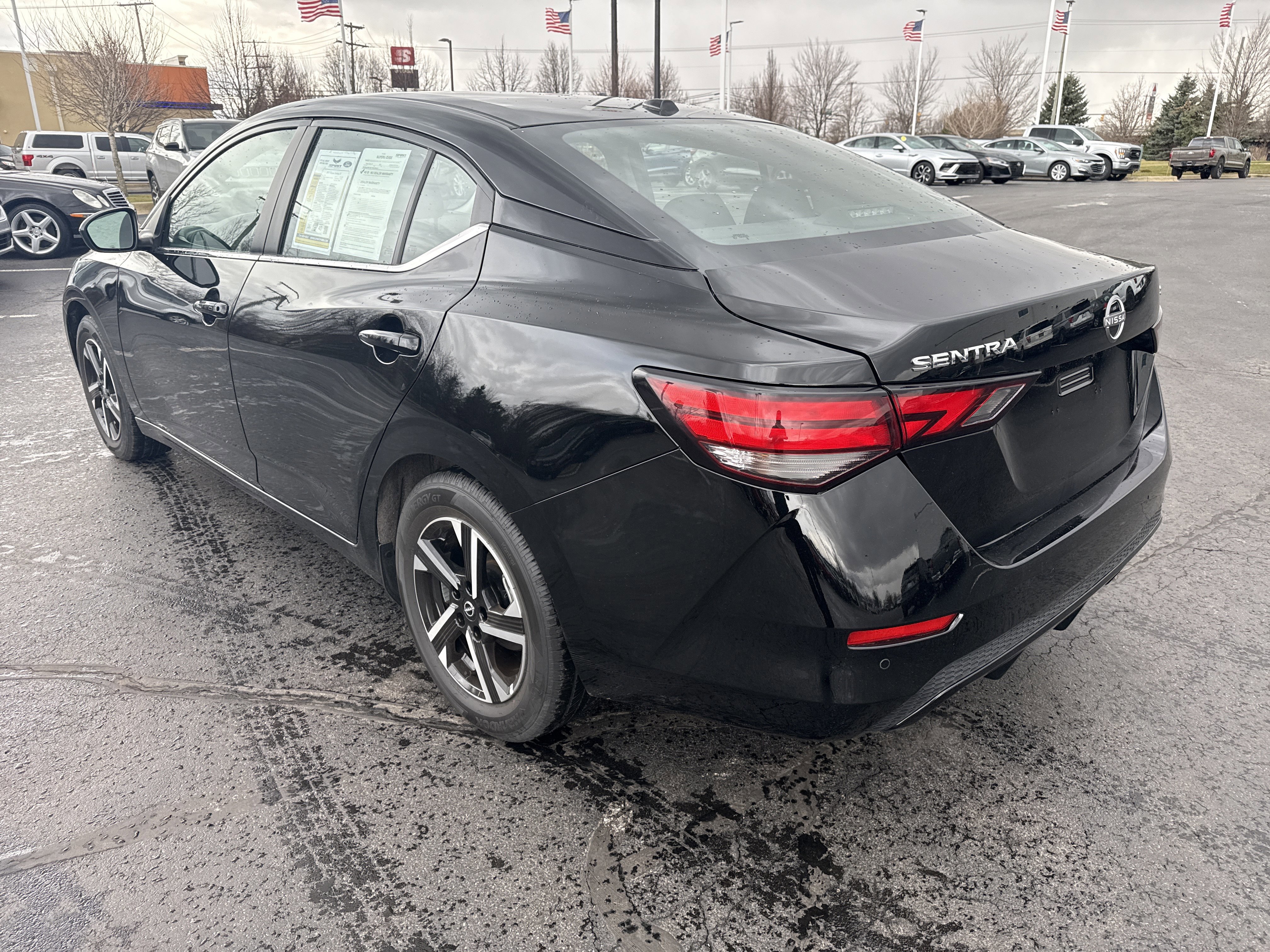 Used 2025 Nissan Sentra SV image 5