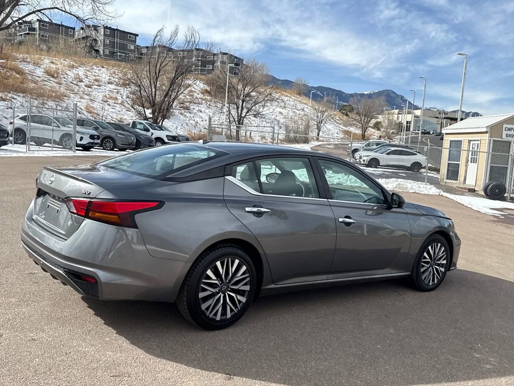 Used 2024 Nissan Altima 2.5 SV image 5
