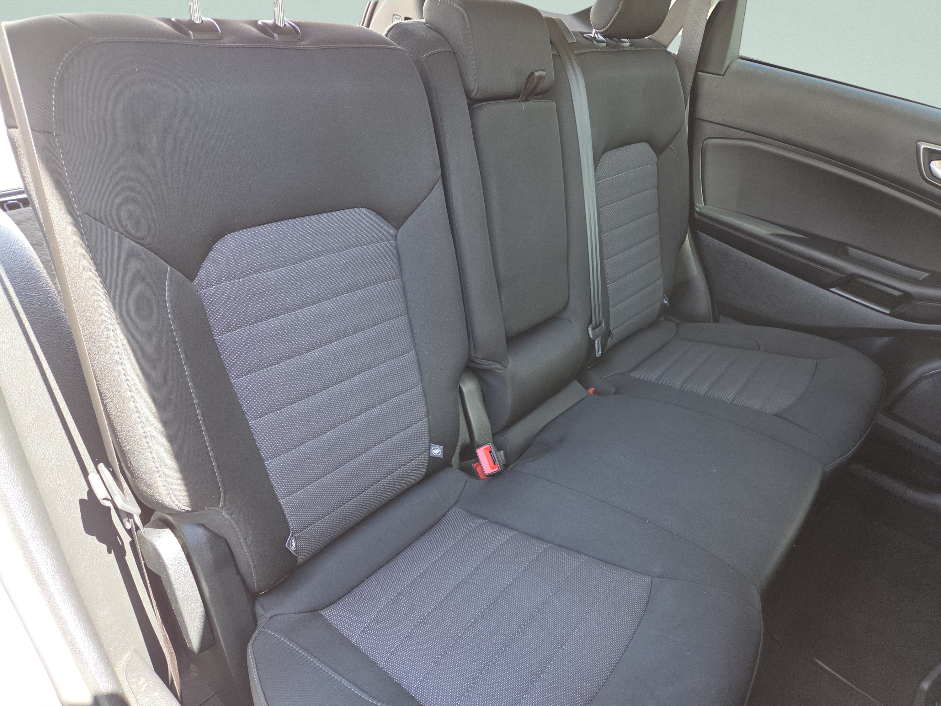 Certified 2022 Ford Edge SE w/ Black Appearance Package AWD/4WD image 37