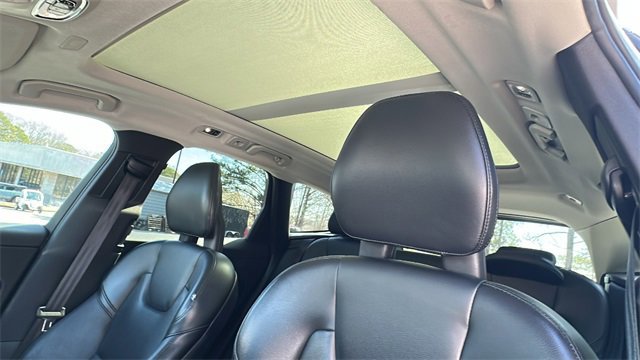 Used 2019 Volvo XC60 T5 Momentum image 31