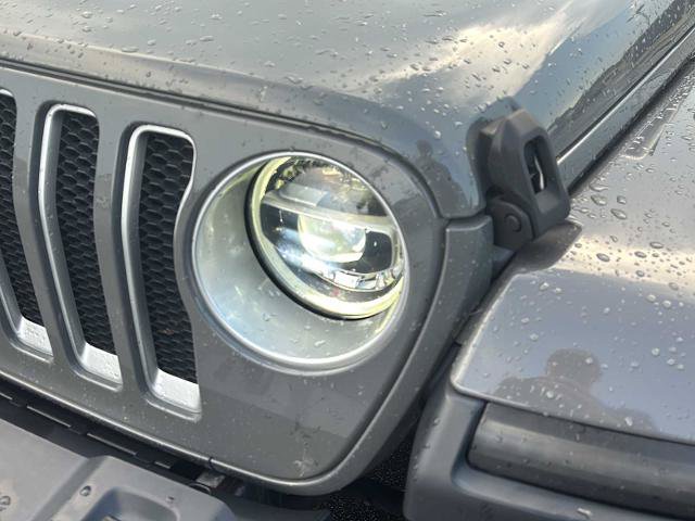 Used 2018 Jeep Wrangler Unlimited Sahara AWD/4WD image 32