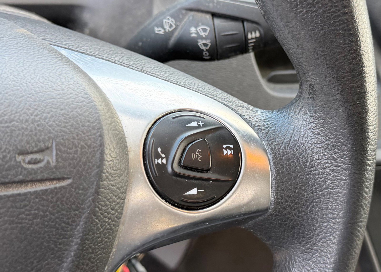 Certified 2019 Ford Transit 350 148 Medium Roof w/ Interior Upgrade Package image 31