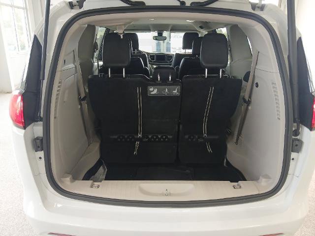Used 2020 Chrysler Voyager Lxi image 18