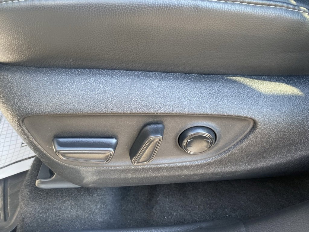 Used 2024 Toyota Highlander Platinum image 15