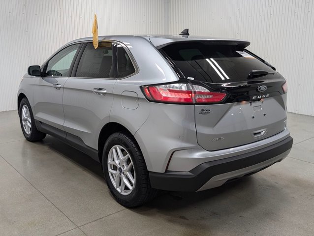 Certified 2022 Ford Edge SEL image 3