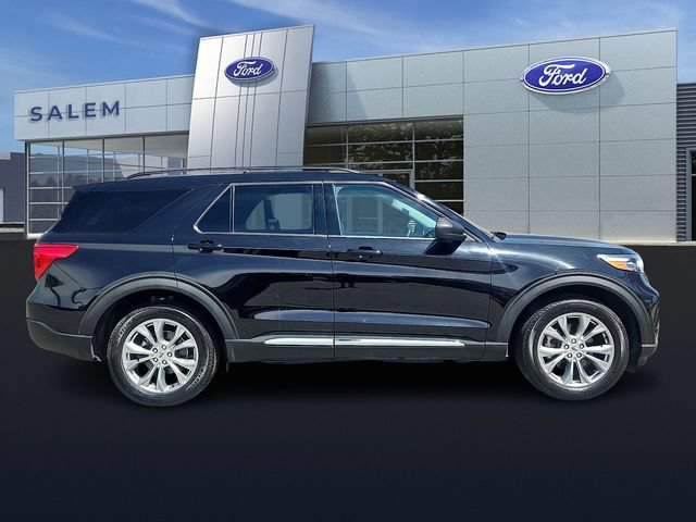 Certified 2022 Ford Explorer XLT w/ Equipment Group 202A AWD/4WD image 2