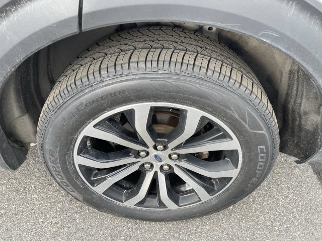 Certified 2025 Ford Explorer ST-Line AWD/4WD image 4