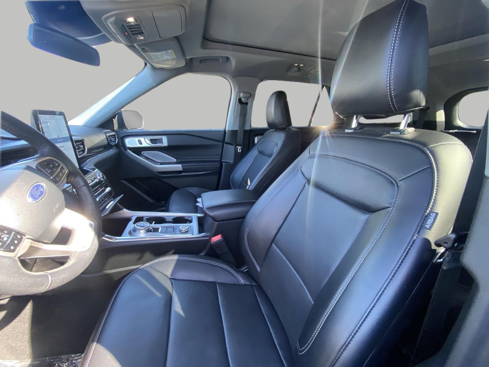 Certified 2024 Ford Explorer Limited w/ Limited Technology Package AWD/4WD image 11