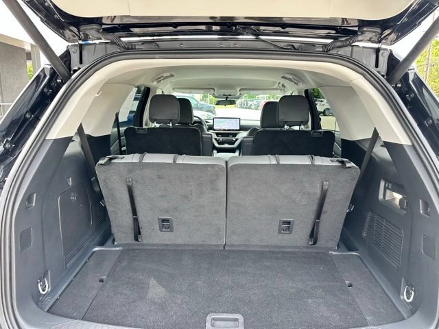 Certified 2025 Ford Explorer Active w/ Active Comfort Package AWD/4WD image 14