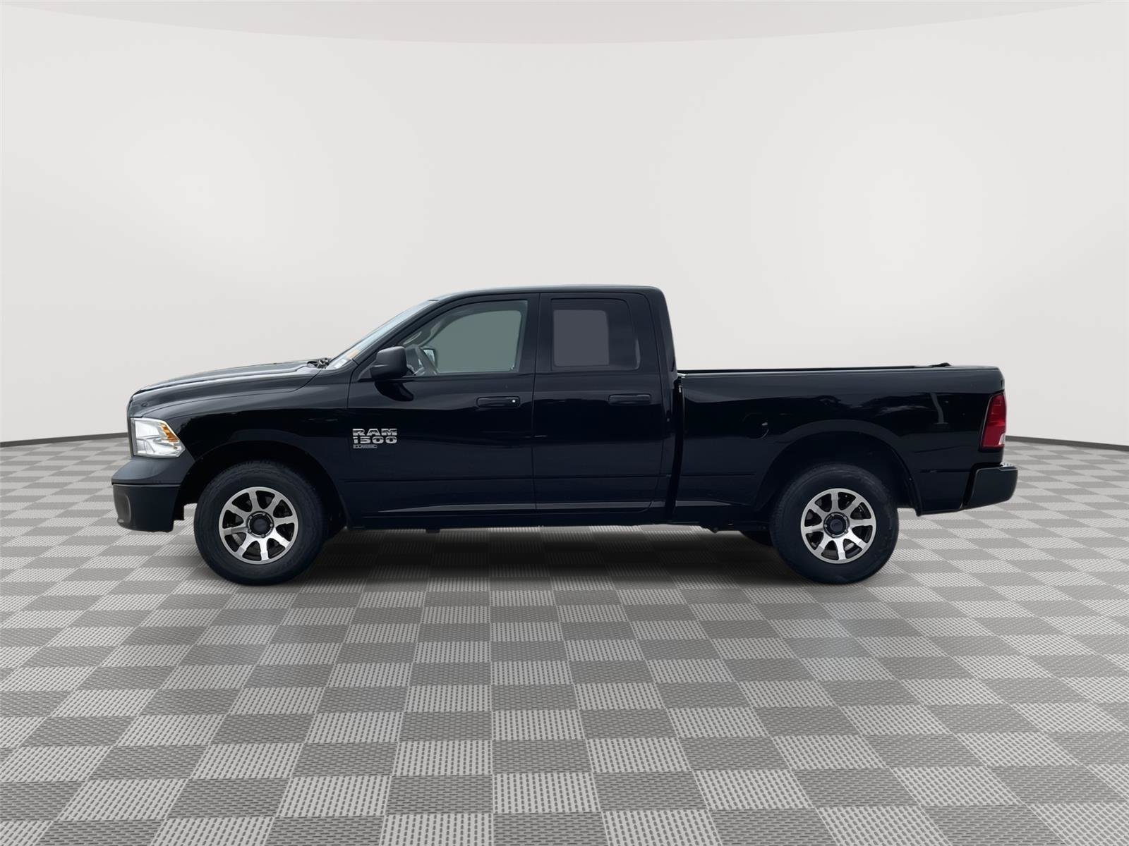 Used 2019 RAM 1500 Tradesman RWD image 2
