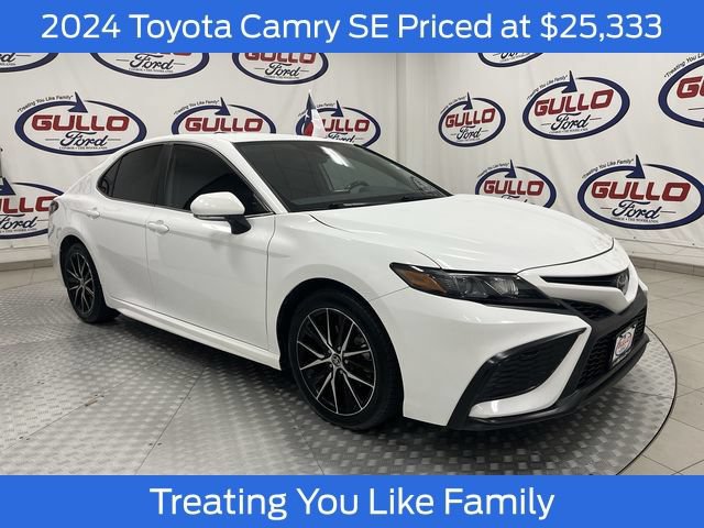 Used 2024 Toyota Camry SE FWD image 1