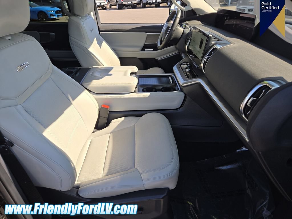 Certified 2025 Ford Expedition Platinum w/ Driver's Package AWD/4WD image 16