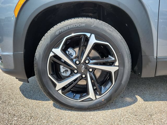 Used 2021 Chevrolet TrailBlazer RS w/ Sun and Liftgate Package AWD/4WD image 9