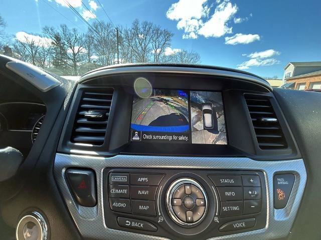 Used 2017 Nissan Pathfinder SL w/ SL Tech Package image 17