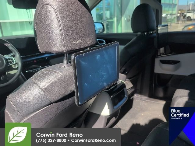 Used 2024 Kia Carnival SX Prestige image 17