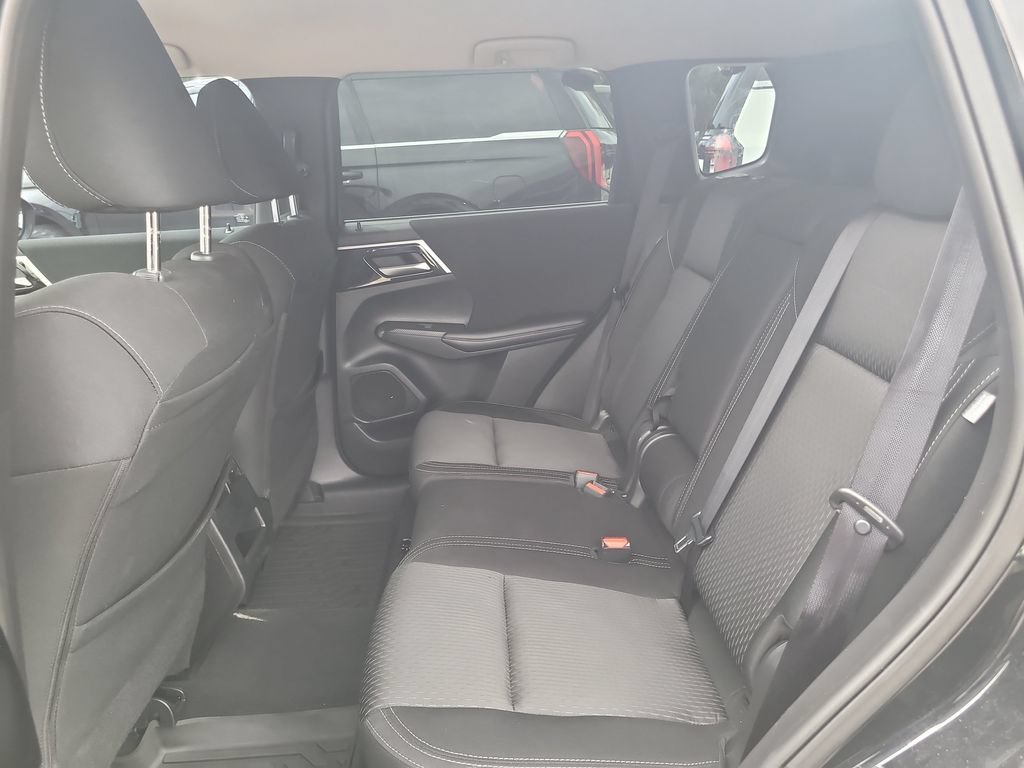 Used 2024 Mitsubishi Outlander ES FWD image 10