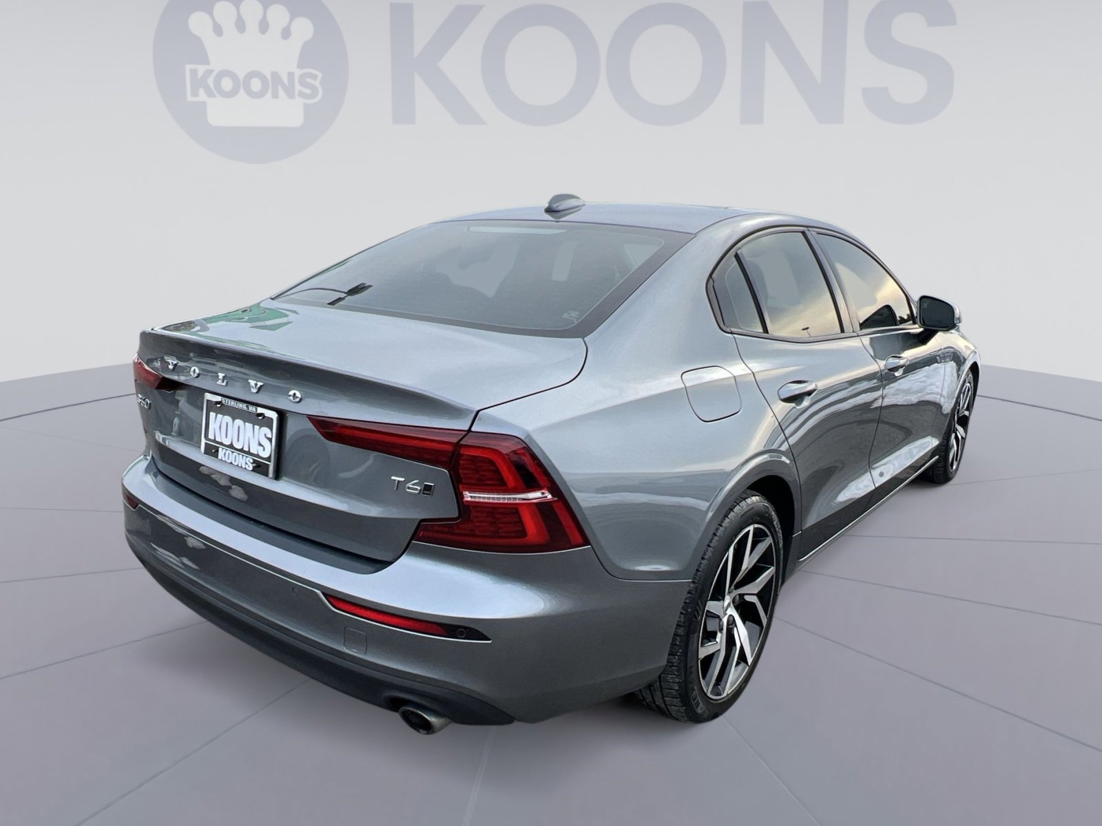 Used 2020 Volvo S60 T6 Momentum image 5